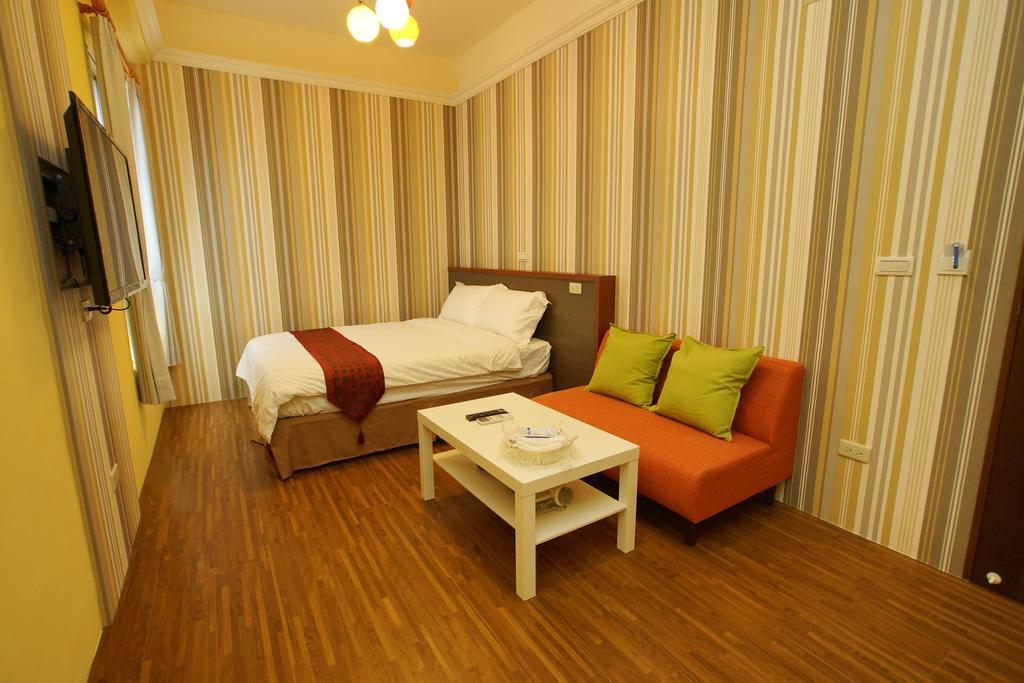 輕旅小站 Soft Travel Hostel Taitung Exterior photo