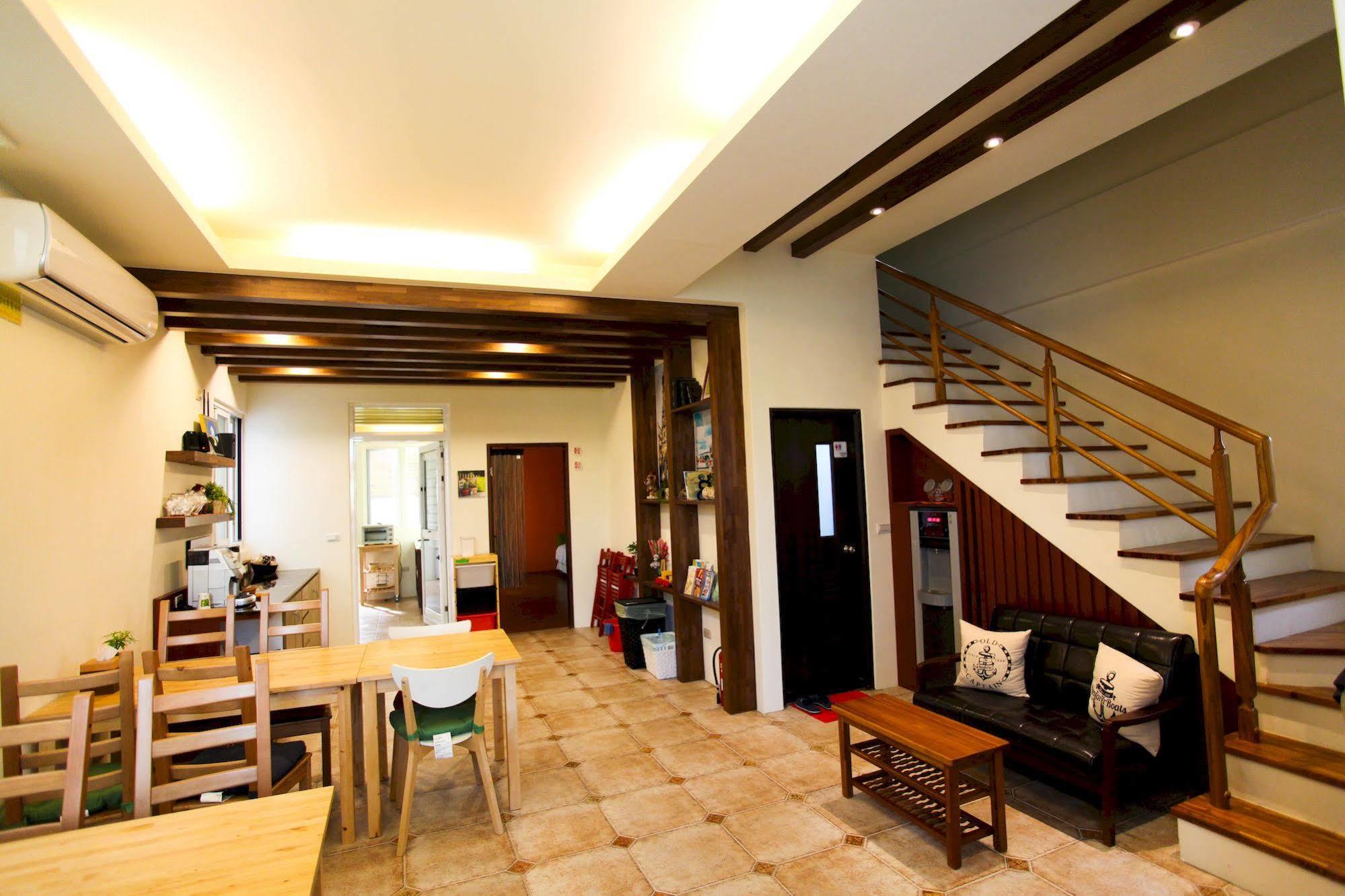 輕旅小站 Soft Travel Hostel Taitung Exterior photo